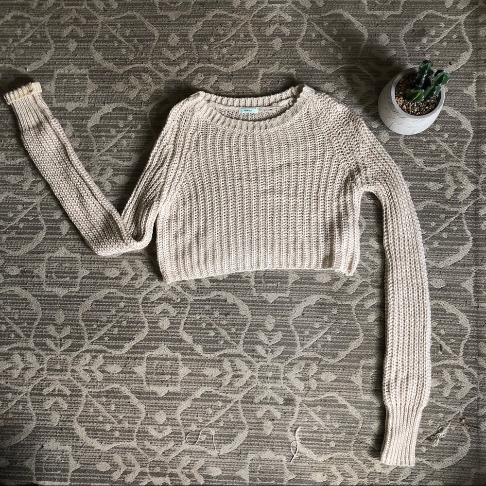 URBAN OUTFITTERS cropped sweater